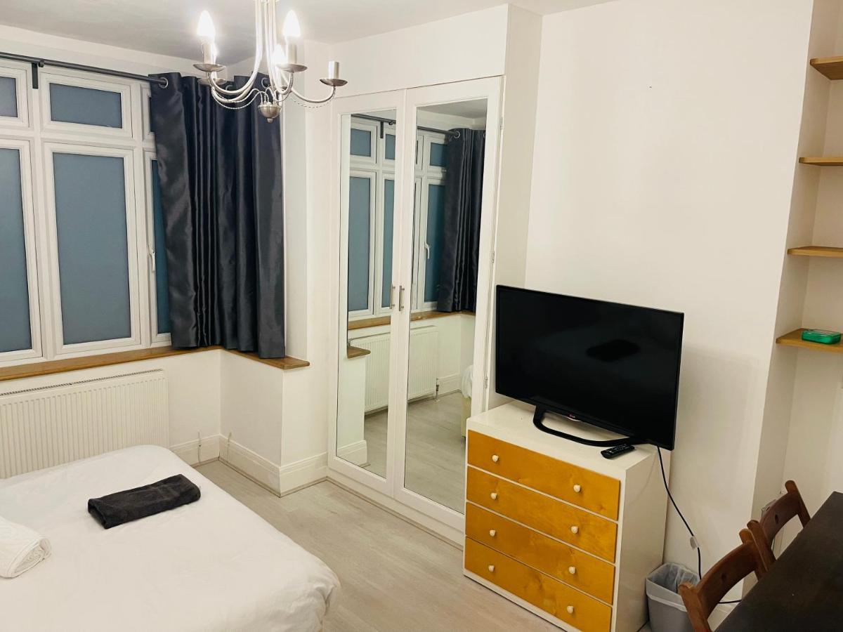 London Rooms With Free Parking 134 에지웨어 외부 사진