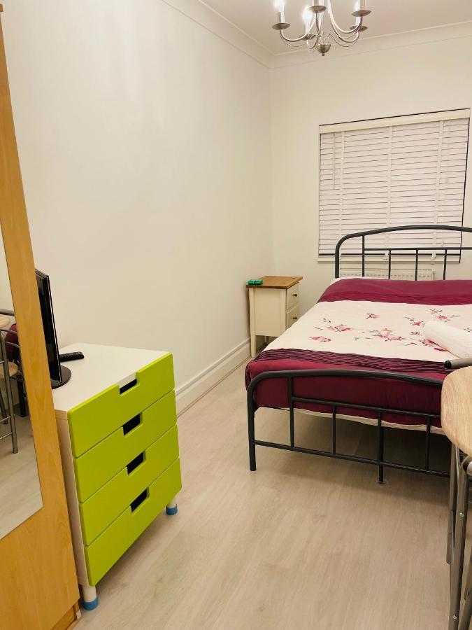 London Rooms With Free Parking 134 에지웨어 외부 사진
